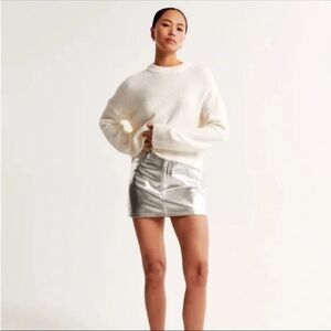 NWT Abercrombie & Fitch Silver Vegan Leather 5 Pocket Mini Skirt Size: 27